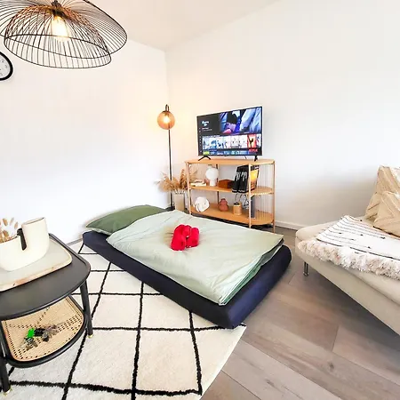 Stilvolle 3-zimmer In Mit Balkon Und Guter Autobahnanbindung Appartamento
