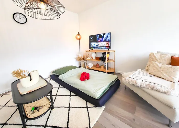 Stilvolle 3-zimmer In Mit Balkon Und Guter Autobahnanbindung Apartamento